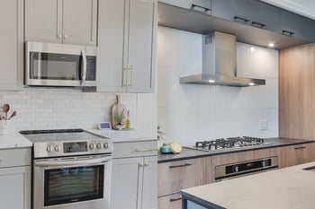 Pros & Cons: OTR Microwaves With Exhaust Fans vs. Range Hoods