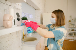How to Clean Greasy Kitchen Walls: DIY and Non-Toxic Methods