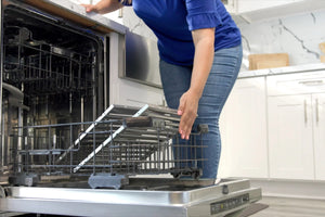How to load a dishwasher correctly for clean dishes